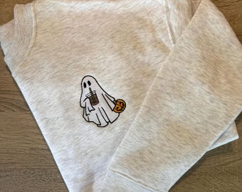 Sudadera bordada con el fantasma del café helado. Pequeño fantasma del café helado. Bordado de fantasma de Halloween.