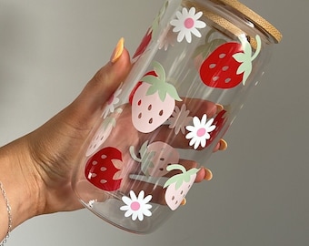 Vaso de cristal de fresa, Vaso Libby de fresa, Lata de bebida de vidrio con tapa de bambú de café, Regalo de vaso de vidrio de taza de 16 oz, Vidrio personalizado con pajita y Li
