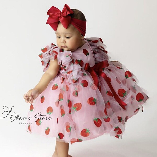 Berry First Birthday Outfit, Personalized Baby Girl Strawberry Clothes Set, Sweet One Baby dress, Baby Shower Gift, Cake Smash Photoshoot