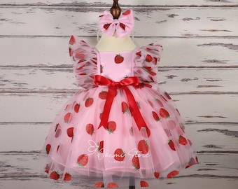 Traje de primer cumpleaños de Berry, conjunto personalizado de ropa de fresa para niña, vestido de bebé Sweet One, regalo de baby shower, sesión de fotos Cake Smash