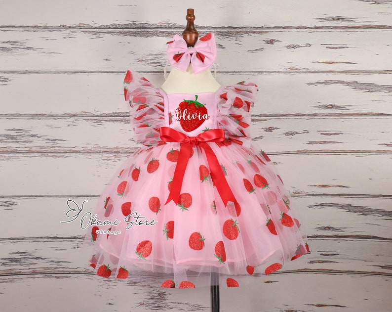 Tenue pour le premier anniversaire des petits fruits, parure de vêtements personnalisée aux fraises pour bébé fille, robe Sweet One Baby, cadeau de baby shower, séance photo Cake Smash image 9