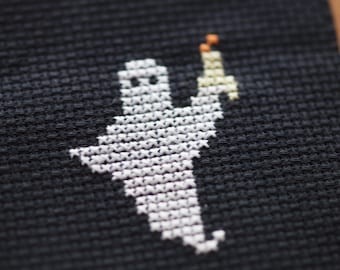 ホワイトゴースト / クロスステッチ刺繍パッチ / キャンドルゴスハロウィンかわいい