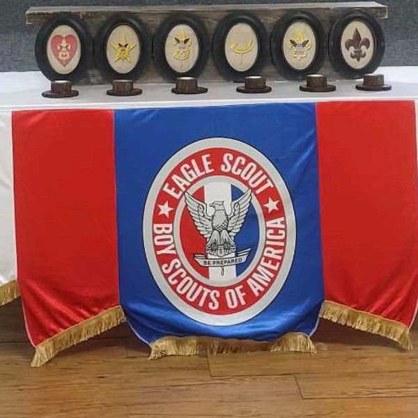 Nappe de la cour d'honneur aigle