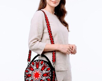 Bolso redondo negro y rojo, bolsos bandolera, bolso Art-to-Wear hecho a mano, bolso de hombro, bolso de mujer, regalo para ella