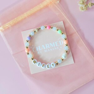 Pulseira de contas de letras de primavera Pulseira Heishi personalizada Pulseira com nome personalizado Pulseira de contas de cristal para presente personalizado Menta Lavanda
