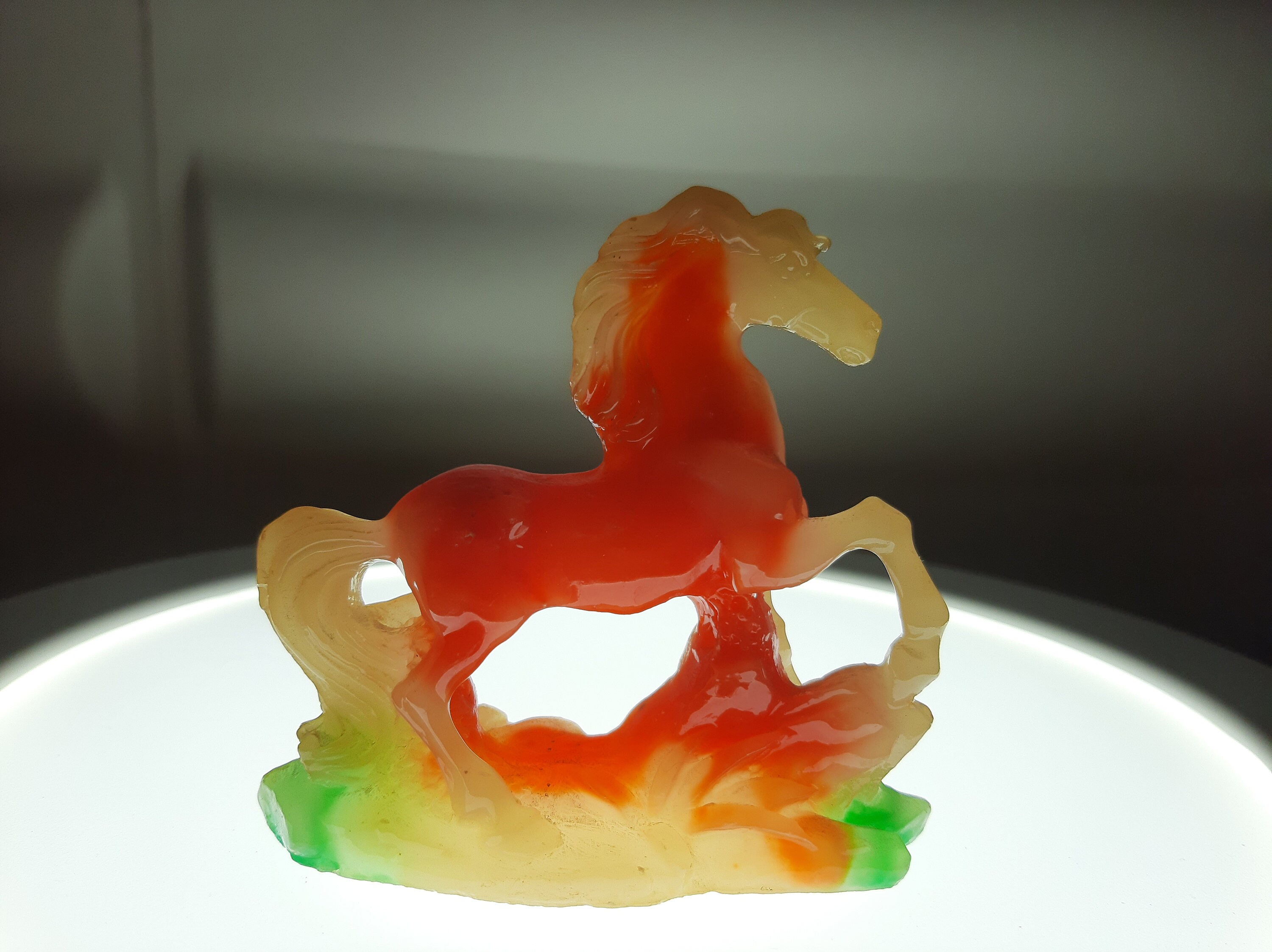 偽の翡翠の馬の置物、幸運を呼び込む風水馬 - Etsy 日本