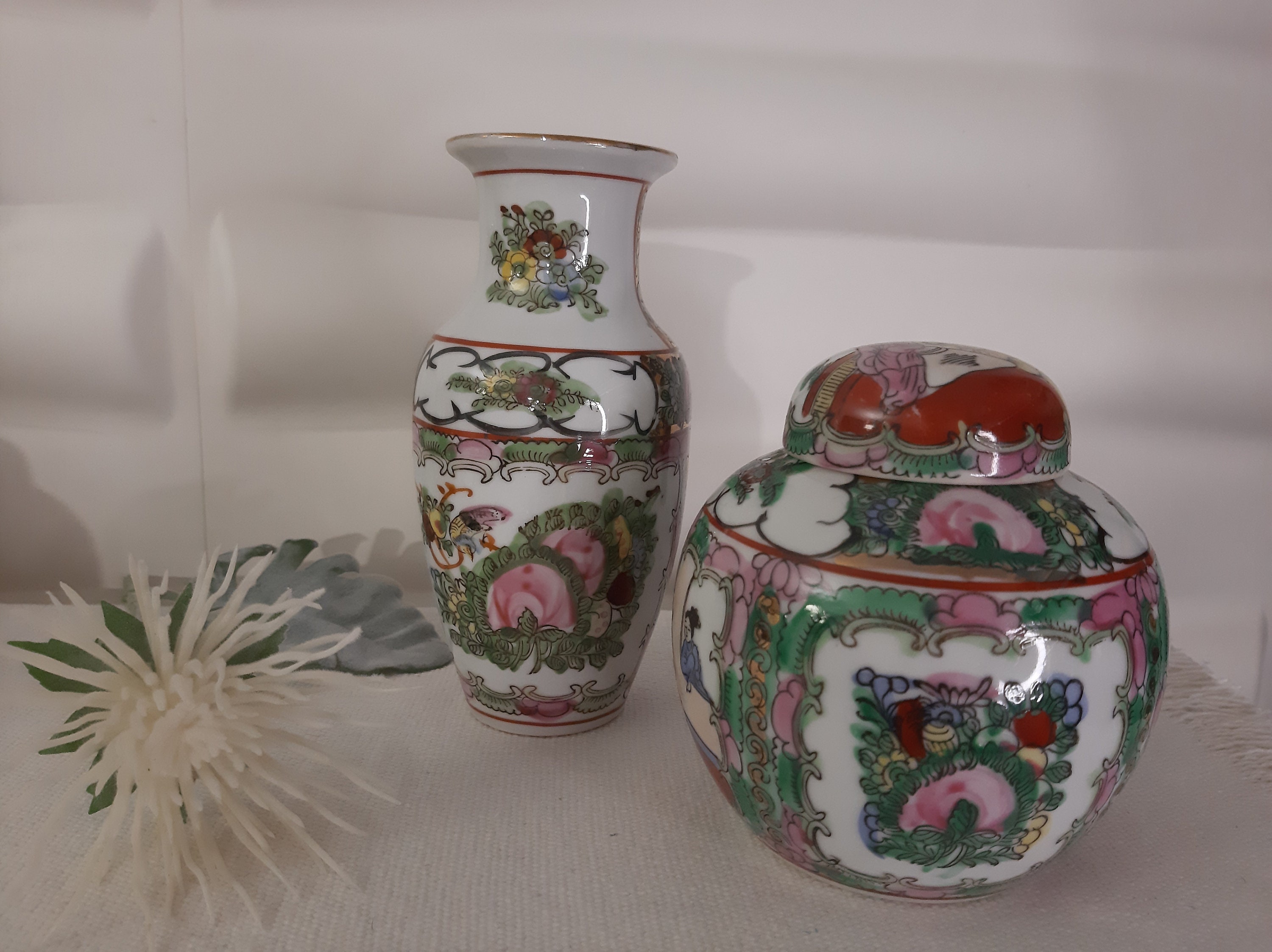 Rare Pair Feathers In Floral Pattern Pink & Green 14 Vases Hand Painted In  Macau
