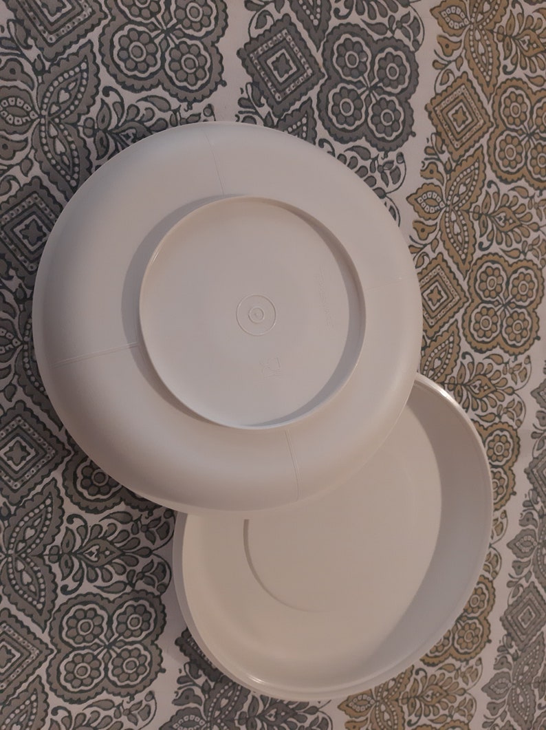 Vintage TUPPERWARE 17092 Serving Plate With Dividers and Lid Etsy