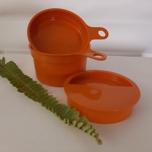 Set of 3 vintage orange Tupperware 1371, measuring cups 1970, vintage