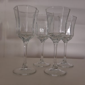 4 Liquor glasses, with tall stems Arcoroc Octime France 80s, Vintage