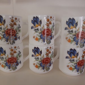 Set of 6 Arcopal mugs, blue and red flowers