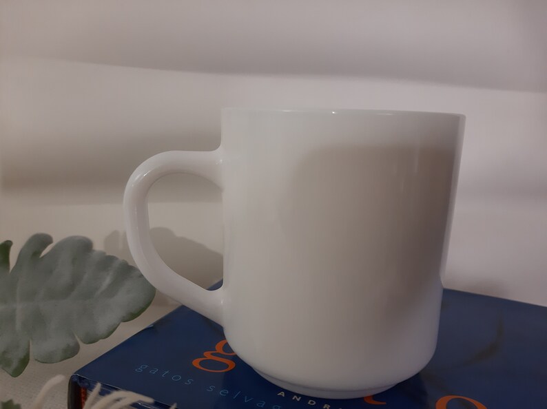 2 Mugs Arcopal Vintage - Motif Clown Et éléphant - Hauteur 9 Cm Diamètre 7,5 Cm - Occasion