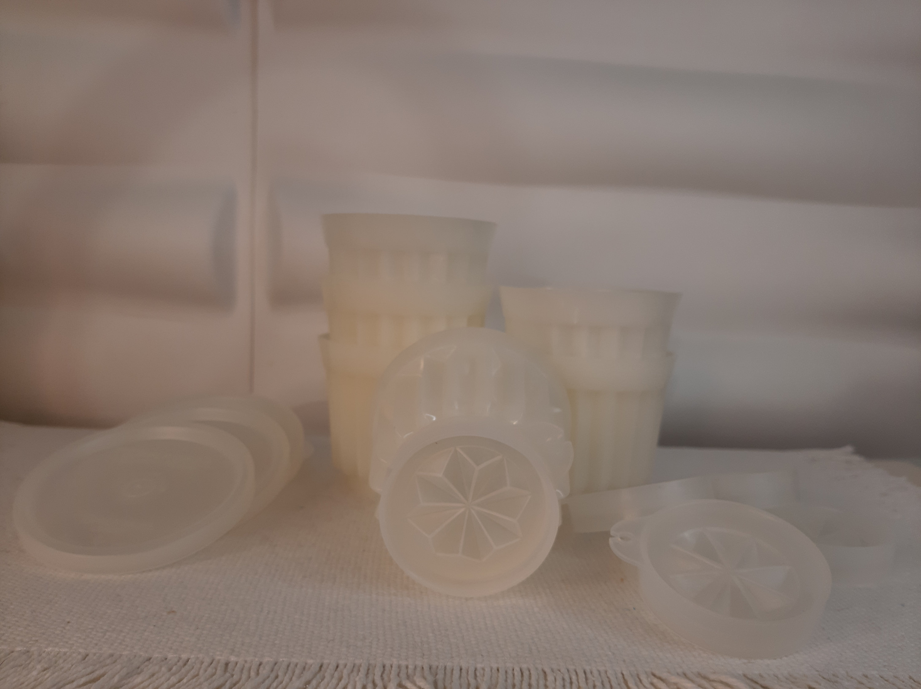 Tupperware Moule à dessert en gelée rouge sans BPA 1,5 l (6 tasses), standard