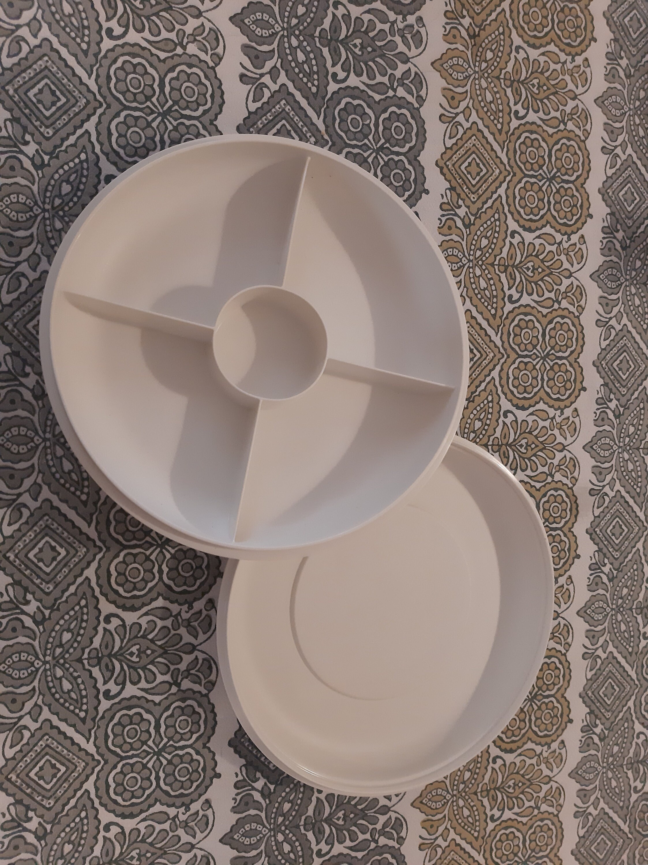 Vintage TUPPERWARE 17092 Serving Plate With Dividers and Lid Etsy