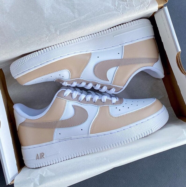 dark brown on beige af1