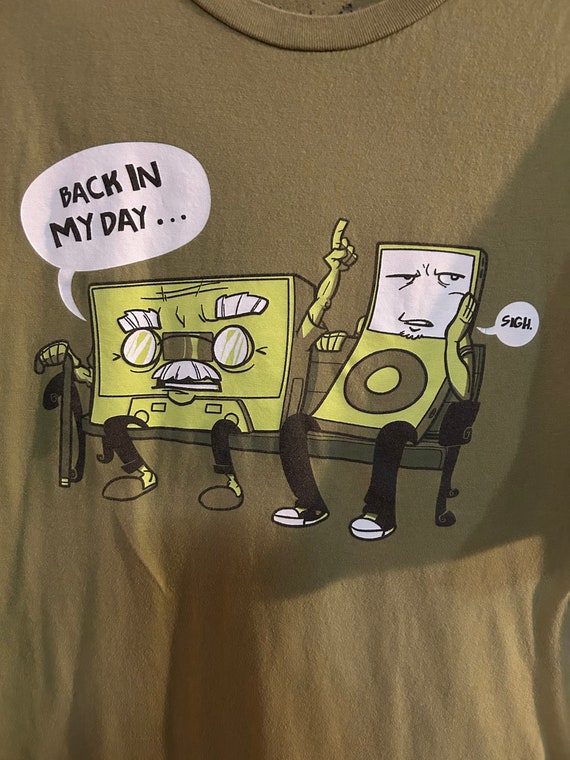 Men's/ Gender Neutral Vintage 2000s Threadless T-shirt Size
