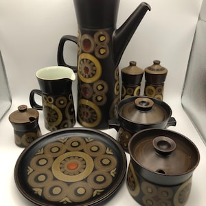 Denby Arabesque vintage retro aardewerk theepot, melkkan, zout- en pepervaatjes