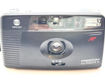 Minolta Freedom 35mm Point & Shoot Film Camera | Auto Focus | Built-In Flash | Date Imprint
