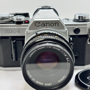 Cámara de película Canon AE-1: con objetivo Canon FD-SC de 50 mm F1.8 [Probada]