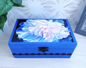 Caja de madera hecha a mano, decoración y recuerdo: impresión de mi pintura original “Peonía”.