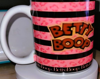 Tazza da caffè in ceramica Betty Boop Tazza rossa e bianca Personaggio dei cartoni animati iconico Regalo per la mamma
