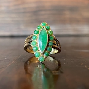 Vintage Size 6 Jade Ring, 14kt Real Jade, Vintage ring, Womens Estate Jade, Gold Band For her, Estate Ring, Antique Jade Ring