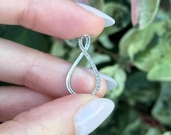 Vintage 10kt White Gold Infinity Pendant With Diamond Accents, Gift For Her, Anniversary Gift, Valentines Gift, Dainty Diamond Pendant
