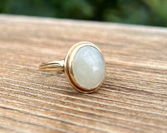 Vintage Size 4 3/4 Oval Jade Ring, 10kt Real Jade Ring, Jade ring for women, Vintage jade gold ring, For her, Estate rings, Jade Signet Ring