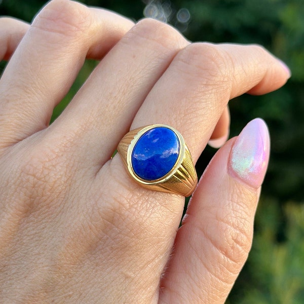 14kt Size 11 Vintage Lapis Lazuli Gold Ring Ladies or Mens Statement Ring, Solid Yellow Gold, Oval Cabochon Lapis Lazuli Jewelry For Men