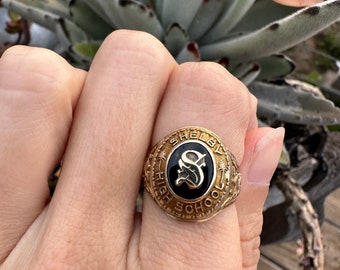 Size 7 Vintage Class Ring, 10kt Gold Estate Ring, Antique Class Rings, Letter "S" Signet upcycled , Shelby High Class 1944, High School Ring