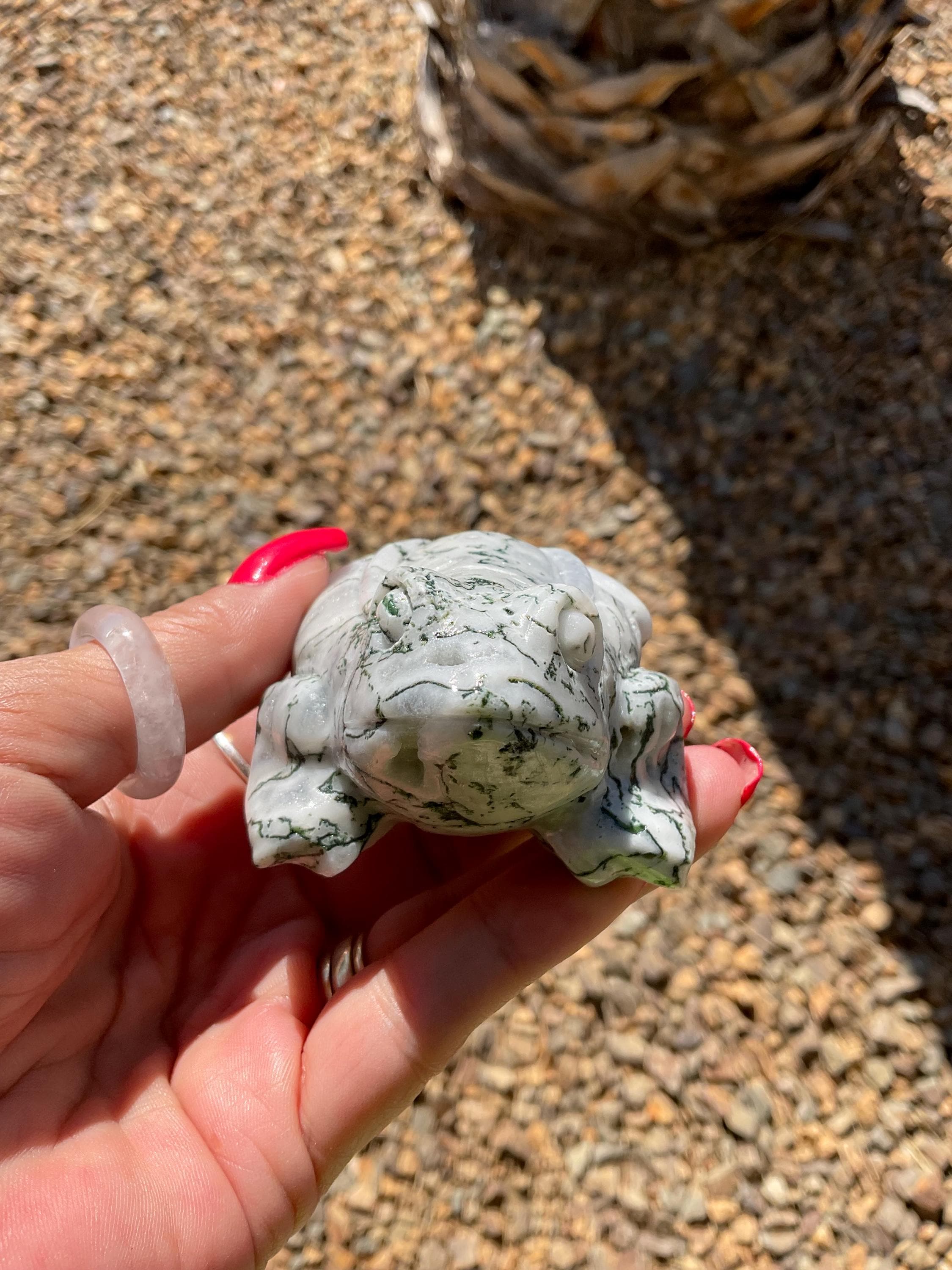 瑪瑙　カエル 苔瑪瑙のカエル彫刻：家や庭の装飾 - Etsy 日本