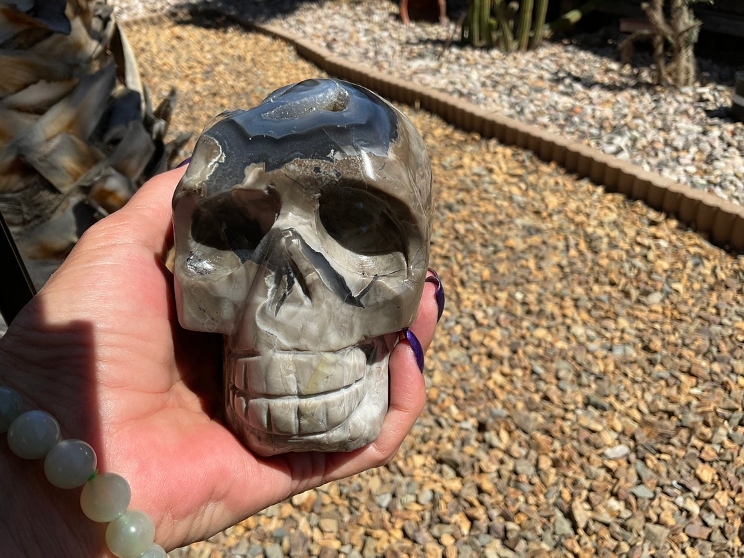 火山瑪瑙水晶の頭蓋骨彫刻（ドゥルージー付き） - Etsy 日本