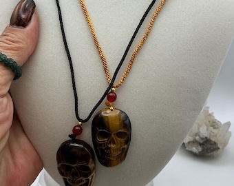 Collar con colgante de calavera o serpiente tallada en ojo de tigre, cordón ajustable de 61 cm, collar de calavera de cristal, colgante de serpiente con piedra preciosa, joyería de protección