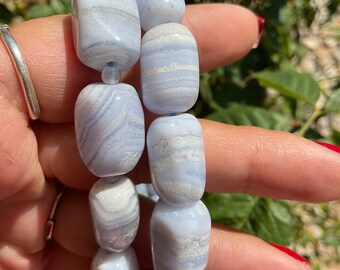 Bransoletka z kryształu agatu koronkowego Blue Lace: uspokajająca biżuteria z kamieni szlachetnych