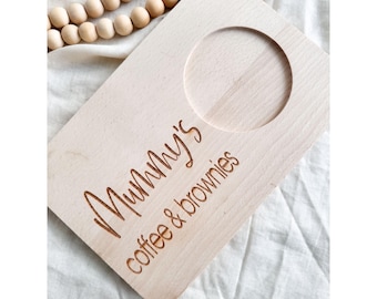 Vassoio personalizzato per tè e biscotti – Tagliere per snack in legno personalizzato come regalo
