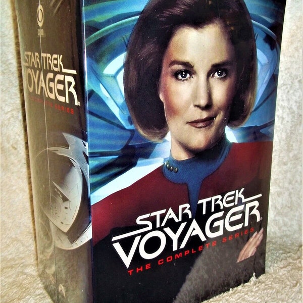 Star Trek Voyager The Complete Series (47-Disc) (DVD, 2022)