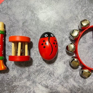 4-delige houten instrumenten set in rood, Montessori houten speelgoedinstrumenten kit voor peuters, babymuziekinstrument, muziekinstrument, houten speelgoed afbeelding 1