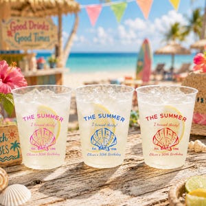 Personalisierte, mattierte Becher zum 30. Strandgeburtstag, Becher mit individueller Altersangabe, Sommergeburtstagsbecher, Monogrammbecher als Gastgeschenke, Trinkgefäße zum Geburtstag