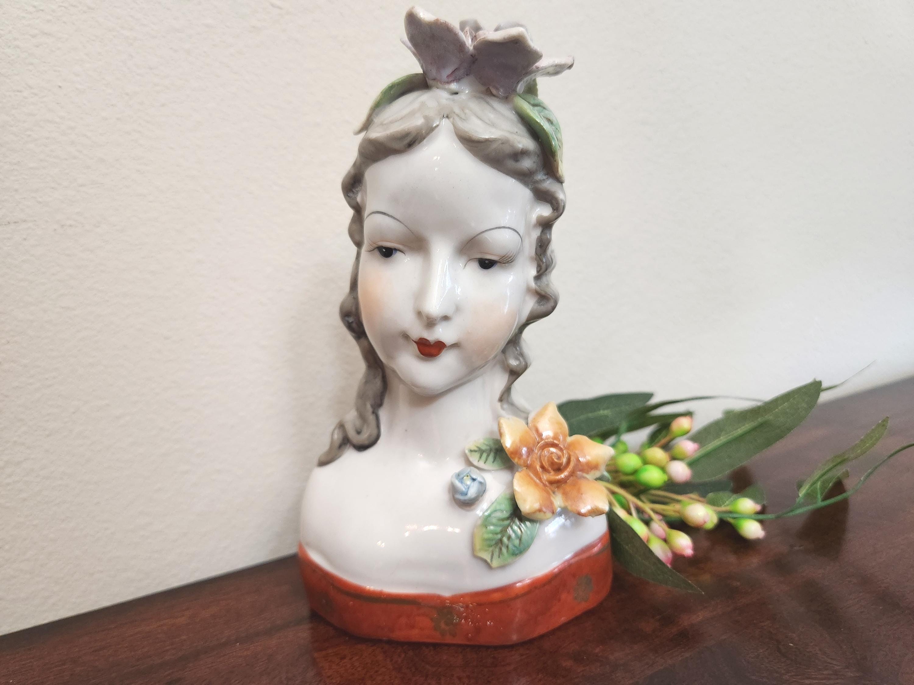 【✳︎toto✳︎さま】old ornament ❀ パピエマシェの女の子 ✳︎toto✳︎さま】old ornament ❀ パピエマシェの女の子