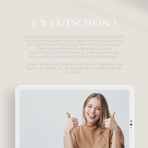 May include: A digital tablet displaying a woman smiling and giving a thumbs up. The text on the screen reads "5% GUTSCHEIN!" and explains that customers will receive a 5% discount on their next order.