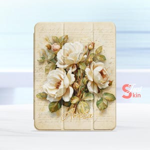 Personligt iPad-skal med vintageblommor, anpassningsbart namn, vit ros, iPad-fodral med antik skrift, botanisk folio för iPad Pro Air 10:e generationen