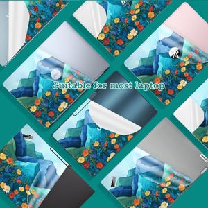 Pode incluir: Skins para laptop com um design floral e cachoeira colorido. A imagem mostra v&aacute;rios laptops com as skins aplicadas, apresentando uma paisagem azul e verde com flores. O texto na skin diz "Suitable for most laptop".