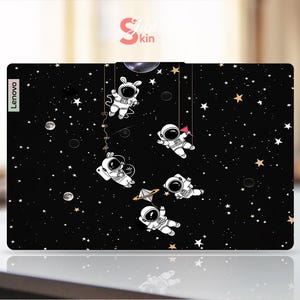 Piel protectora para computadora Lenovo, diseño de pequeño astronauta, pegatina de vinilo con patrón personalizado para Legion Yoga Thinkpad Thinkbook Ideapad Series