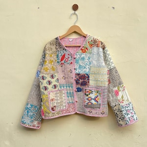 Jaqueta de algodão patchwork, casaco de colcha indiano, jaqueta reversível para mulheres, jaqueta vintage boho, casaco indiano costurado à mão, presentes para ela