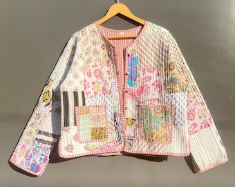 Vestes en patchwork faites main de couleur blanche, manteau veste d'hiver fait main en coton indien, veste de style bohème, veste courte matelassée en kantha unisexe