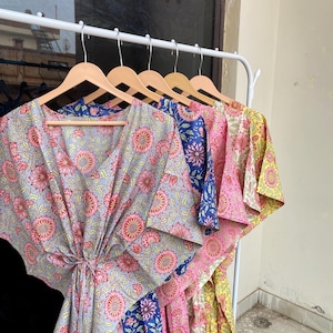Katoenen kaftanjurk met bloemen, maxi-kaftan met handblokprint, taille met V-hals trekkoord, boho-resortkleding voor dames, kaftan met trekkoord