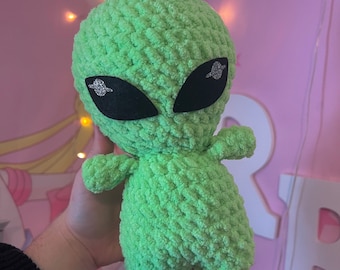 NO SEW alien- crochet pattern