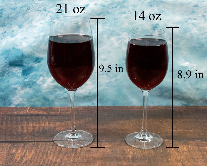 Capacity and size of the stemmed wine glasses