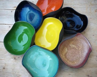 Bols en grès faits main – Couleurs vives et forme organique | Bol en céramique au design artisanal unique