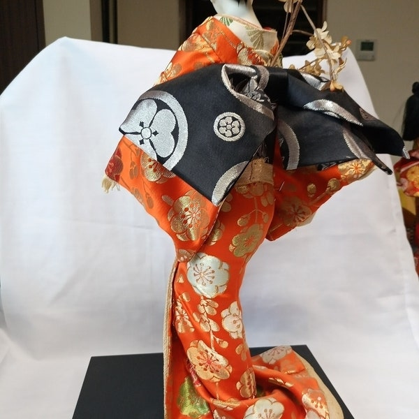 Poupée geisha japonaise vintage de 18 pouces de haut.